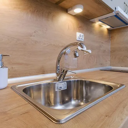 Spacious 1-bedroom Apartment *